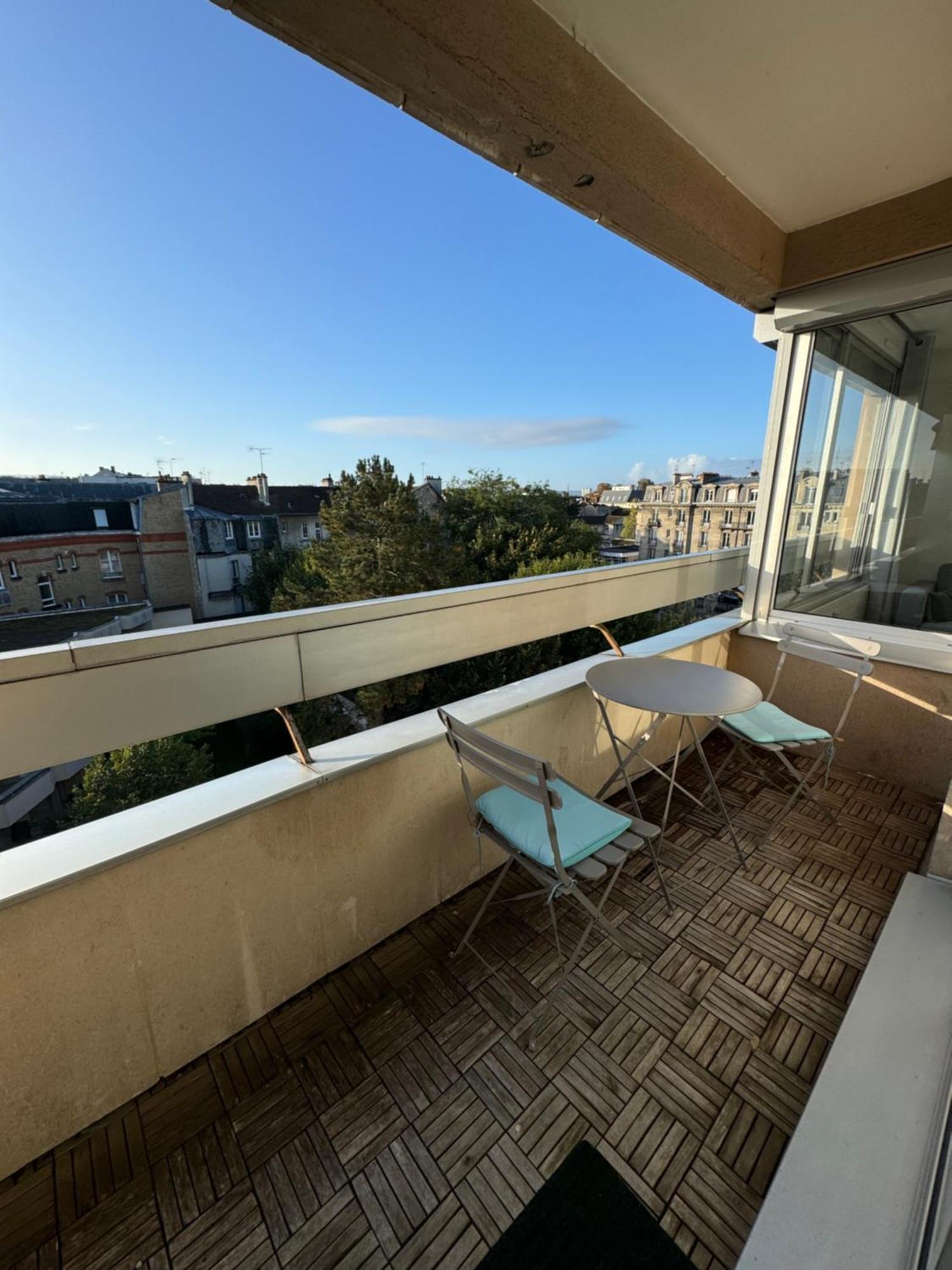 Studio- Avec Parking- Proche Cathedrale Apartment Reims